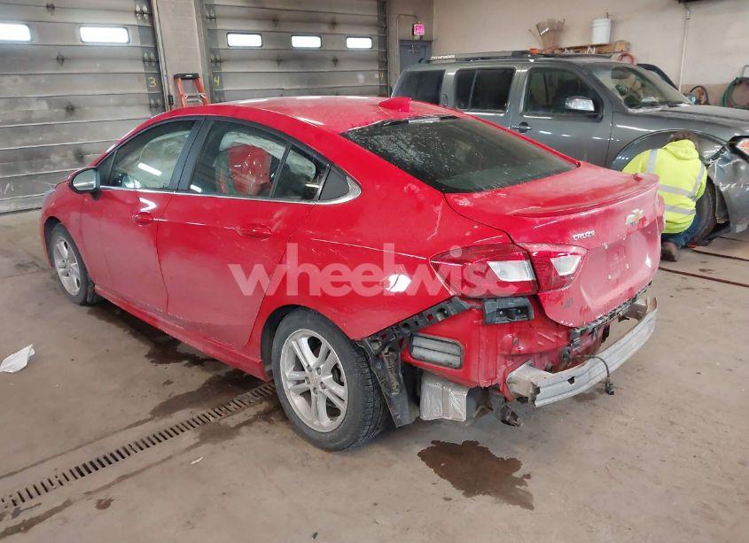 Photo 3 of 2018 Chevrolet Cruze LT AUTO (VIN 1G1BE5SMXJ7192486)