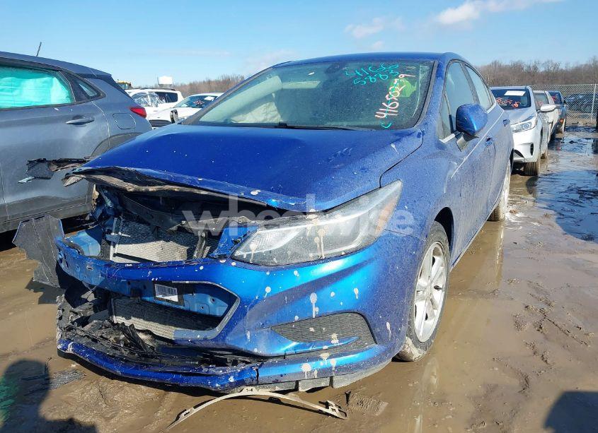 Photo 2 of 2018 Chevrolet Cruze LT AUTO (VIN 1G1BE5SMXJ7205561)