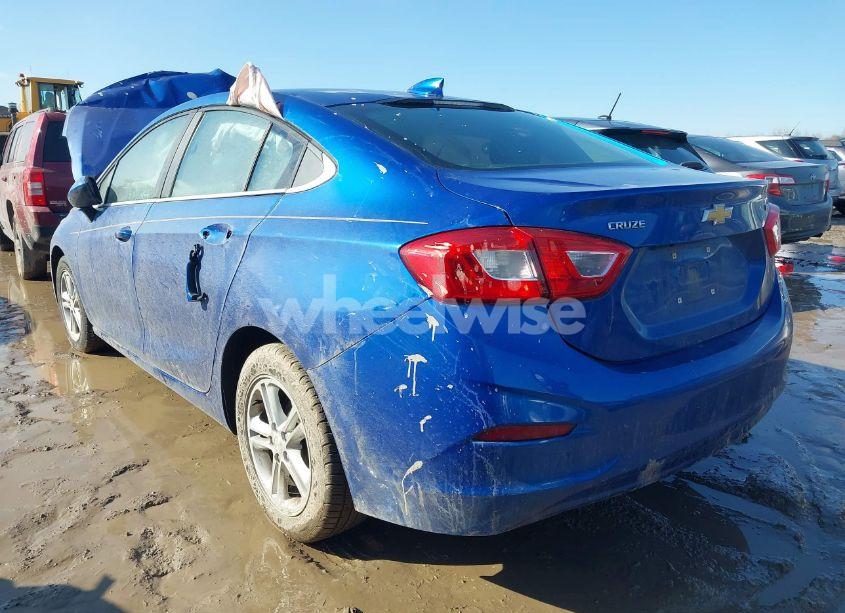 Photo 3 of 2018 Chevrolet Cruze LT AUTO (VIN 1G1BE5SMXJ7205561)