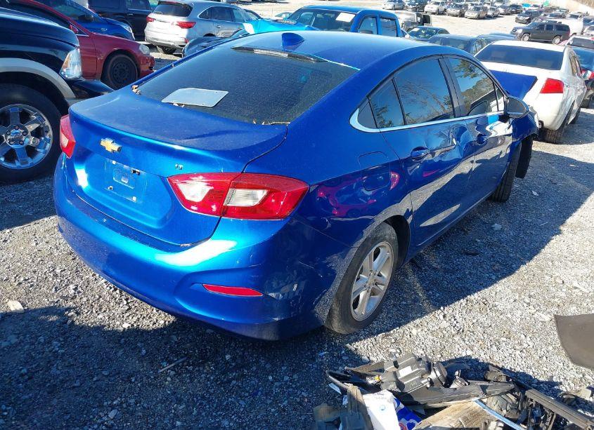 Photo 4 of 2018 Chevrolet Cruze LT AUTO (VIN 1G1BE5SMXJ7210663)