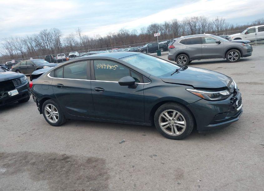 Photo 13 of 2018 Chevrolet Cruze LT AUTO (VIN 1G1BE5SMXJ7211165)