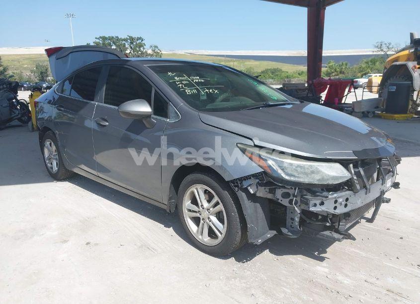 2018 Chevrolet Cruze LT AUTO (VIN 1G1BE5SMXJ7213837) main photo