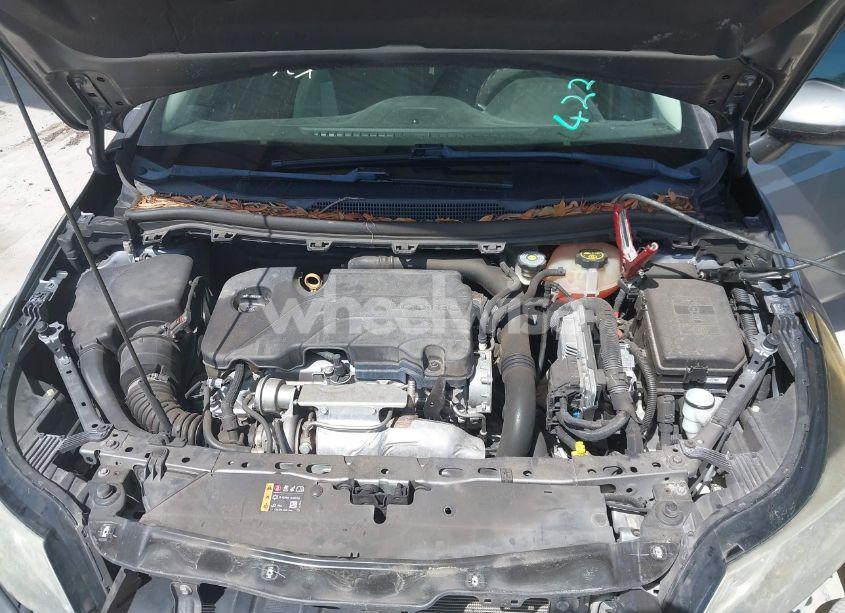 Photo 10 of 2018 Chevrolet Cruze LT AUTO (VIN 1G1BE5SMXJ7213837)