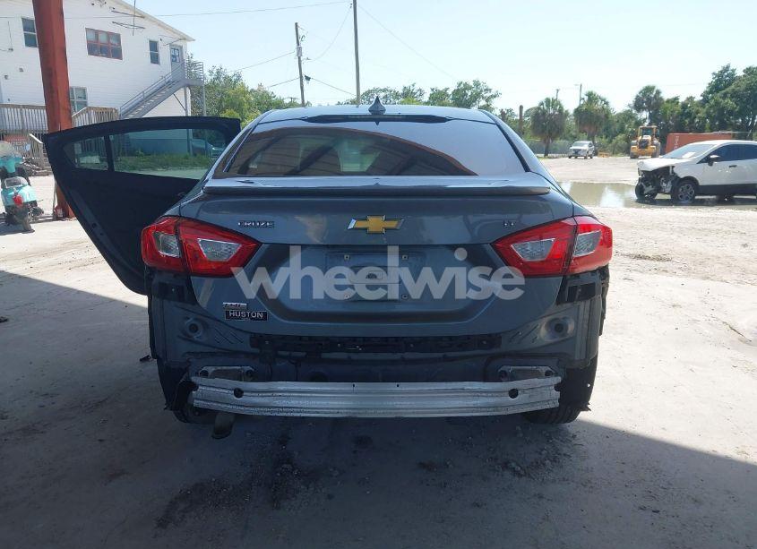 Photo 17 of 2018 Chevrolet Cruze LT AUTO (VIN 1G1BE5SMXJ7213837)