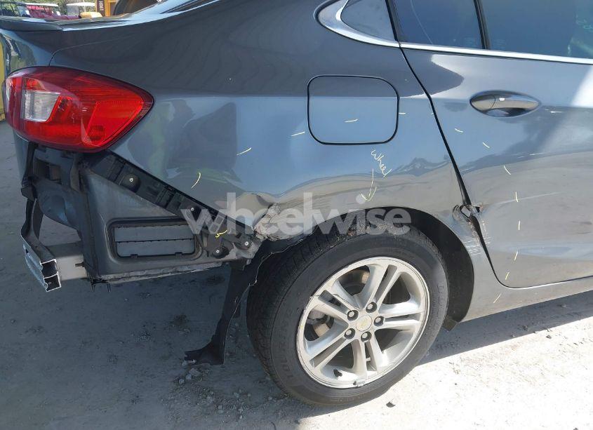 Photo 19 of 2018 Chevrolet Cruze LT AUTO (VIN 1G1BE5SMXJ7213837)