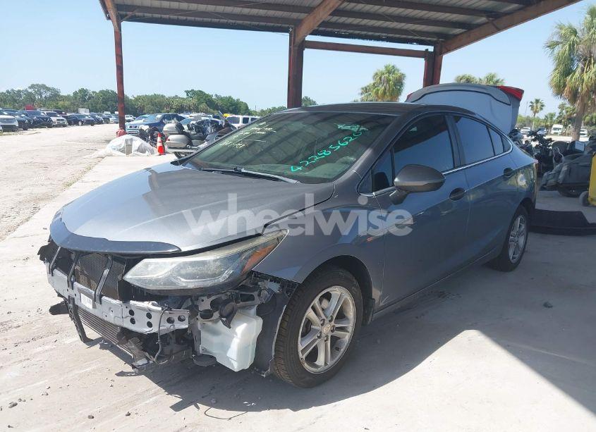Photo 2 of 2018 Chevrolet Cruze LT AUTO (VIN 1G1BE5SMXJ7213837)