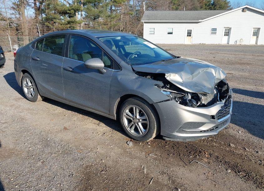 2018 Chevrolet Cruze LT AUTO (VIN 1G1BE5SMXJ7217998) main photo