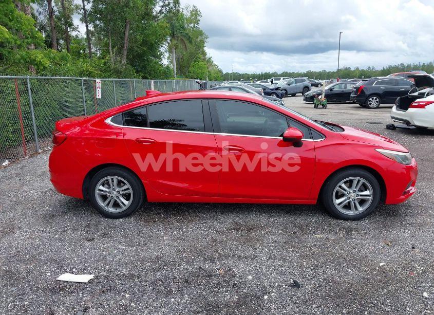 Photo 13 of 2018 Chevrolet Cruze LT AUTO (VIN 1G1BE5SMXJ7219721)