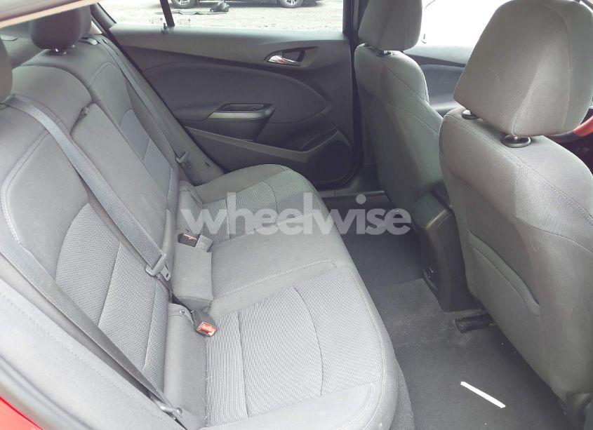 Photo 8 of 2018 Chevrolet Cruze LT AUTO (VIN 1G1BE5SMXJ7219721)