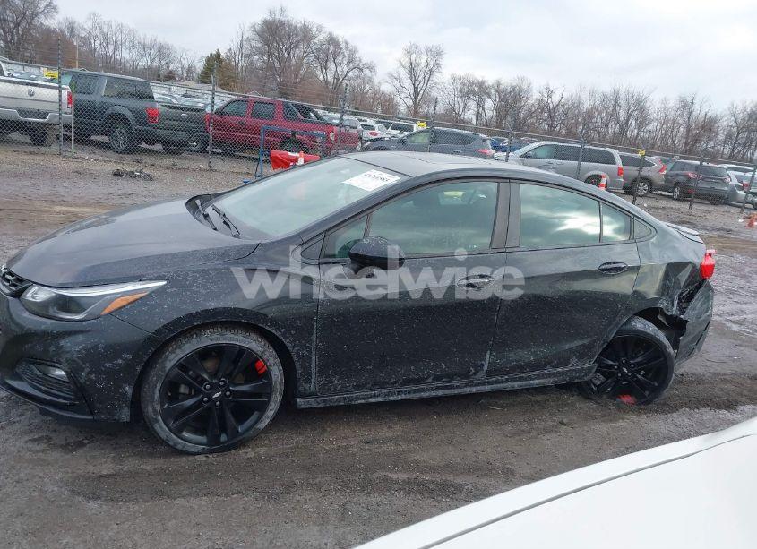 Photo 15 of 2018 Chevrolet Cruze LT AUTO (VIN 1G1BE5SMXJ7221694)