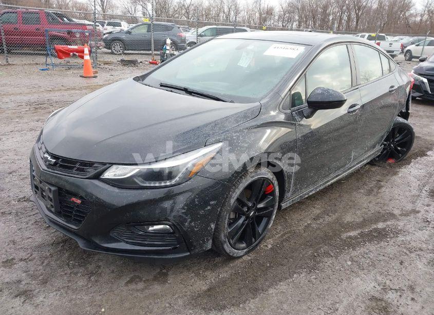 Photo 2 of 2018 Chevrolet Cruze LT AUTO (VIN 1G1BE5SMXJ7221694)