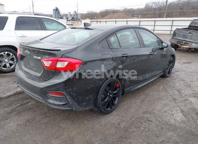Photo 4 of 2018 Chevrolet Cruze LT AUTO (VIN 1G1BE5SMXJ7221694)