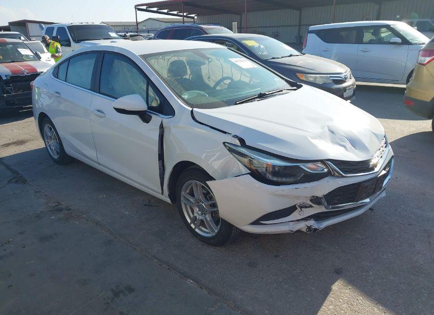 2018 Chevrolet Cruze LT AUTO (VIN 1G1BE5SMXJ7223574) main photo