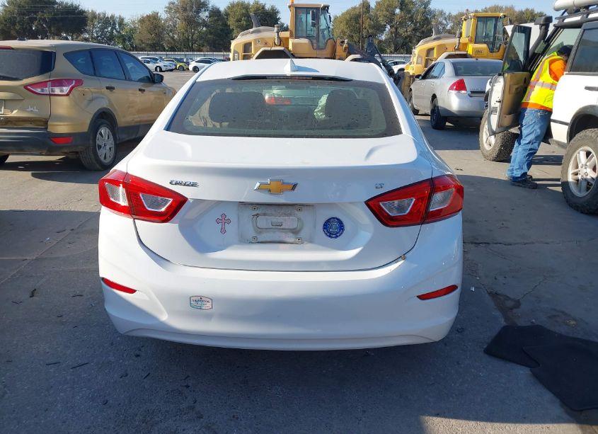 Photo 16 of 2018 Chevrolet Cruze LT AUTO (VIN 1G1BE5SMXJ7223574)