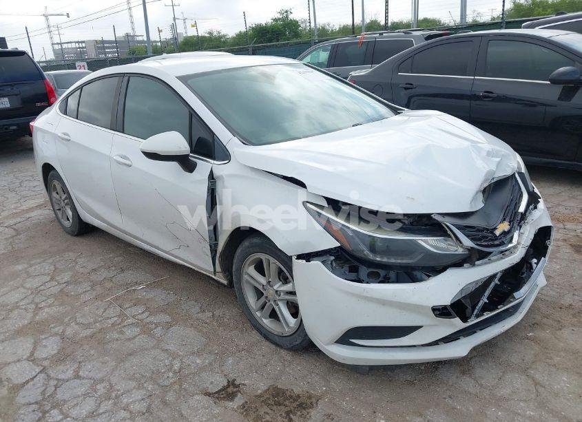 2018 Chevrolet Cruze LT AUTO (VIN 1G1BE5SMXJ7237863) main photo