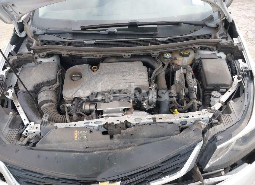 Photo 10 of 2018 Chevrolet Cruze LT AUTO (VIN 1G1BE5SMXJ7237863)