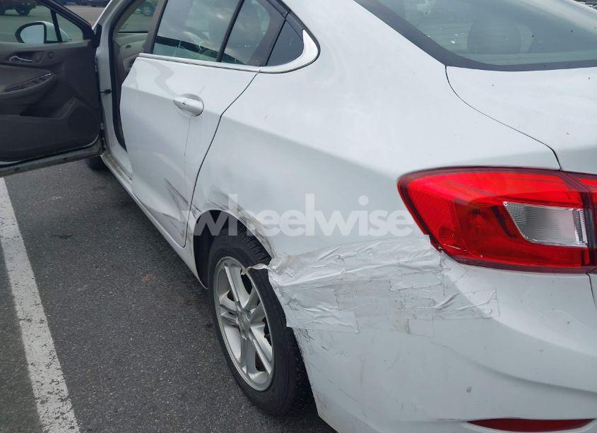 Photo 17 of 2018 Chevrolet Cruze LT AUTO (VIN 1G1BE5SMXJ7240276)