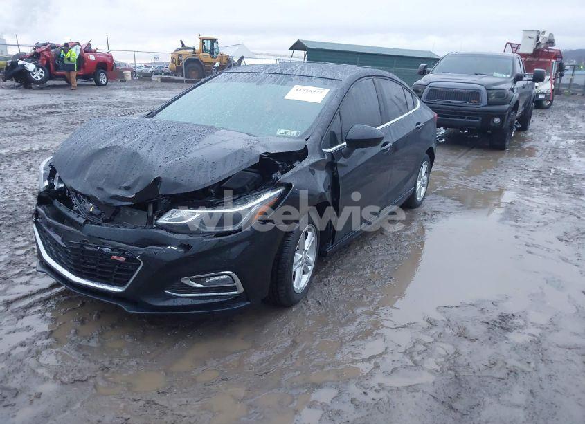 Photo 2 of 2018 Chevrolet Cruze LT AUTO (VIN 1G1BE5SMXJ7247180)
