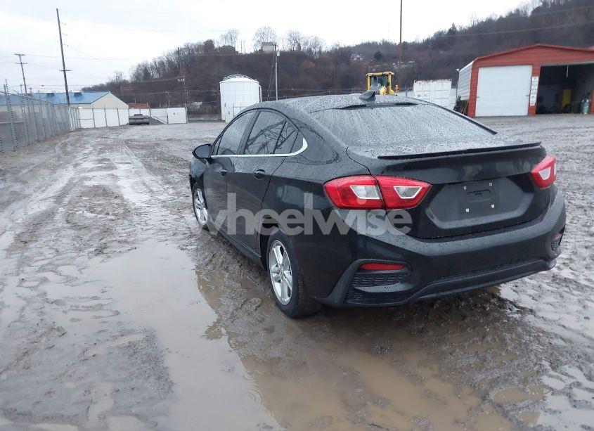 Photo 3 of 2018 Chevrolet Cruze LT AUTO (VIN 1G1BE5SMXJ7247180)
