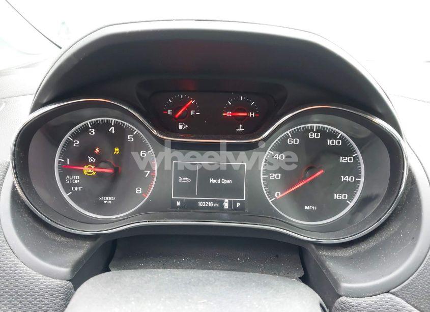 Photo 7 of 2019 Chevrolet Cruze LT (VIN 1G1BE5SMXK7100519)