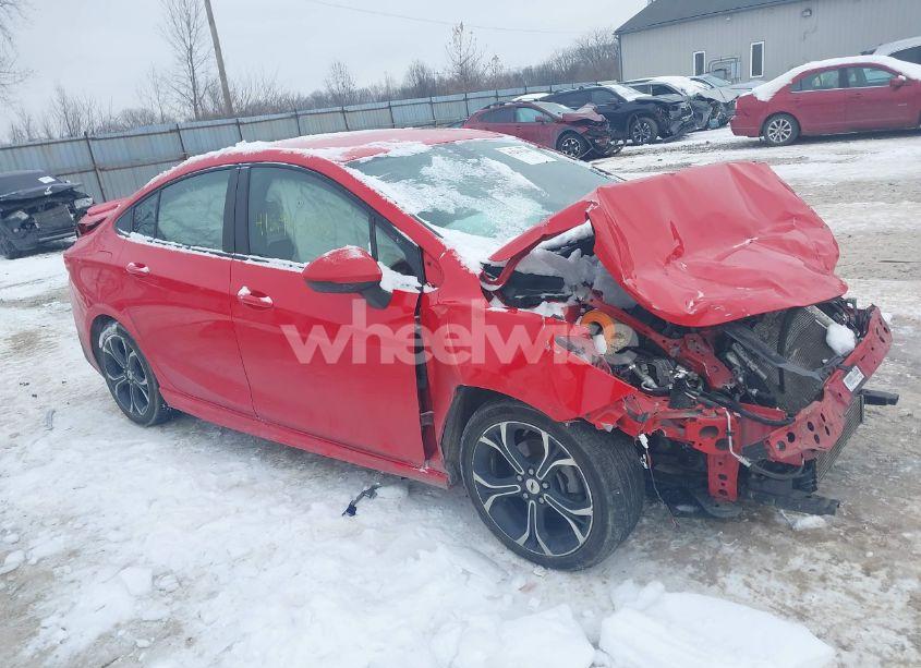 2019 Chevrolet Cruze LT (VIN 1G1BE5SMXK7108278) main photo