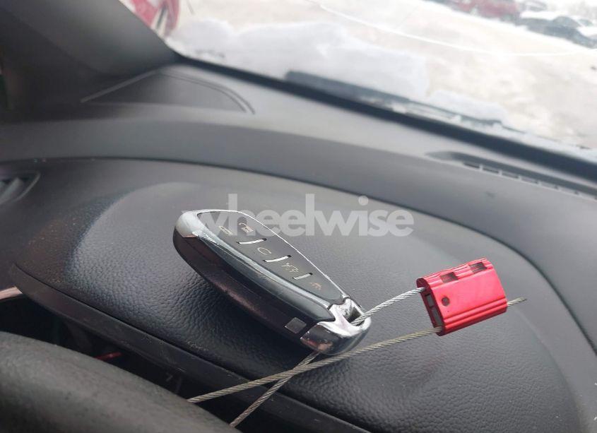 Photo 11 of 2019 Chevrolet Cruze LT (VIN 1G1BE5SMXK7108278)