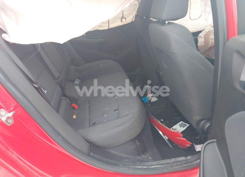 Photo 8 of 2019 Chevrolet Cruze LT (VIN 1G1BE5SMXK7108278)