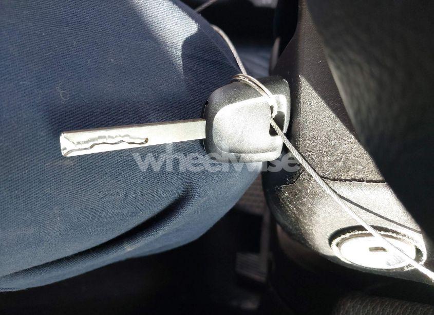 Photo 11 of 2019 Chevrolet Cruze LT (VIN 1G1BE5SMXK7146271)