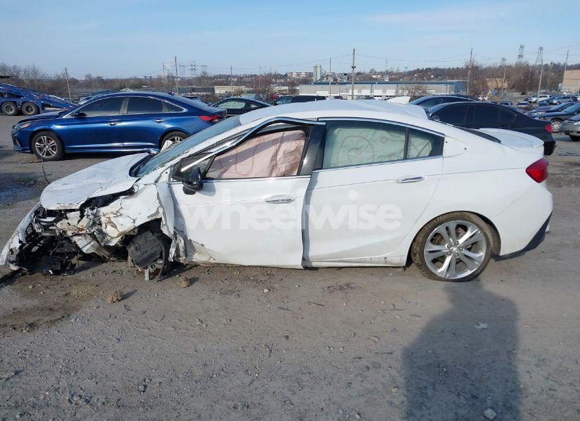 Photo 13 of 2018 Chevrolet Cruze PREMIER AUTO (VIN 1G1BF5SM1J7129273)