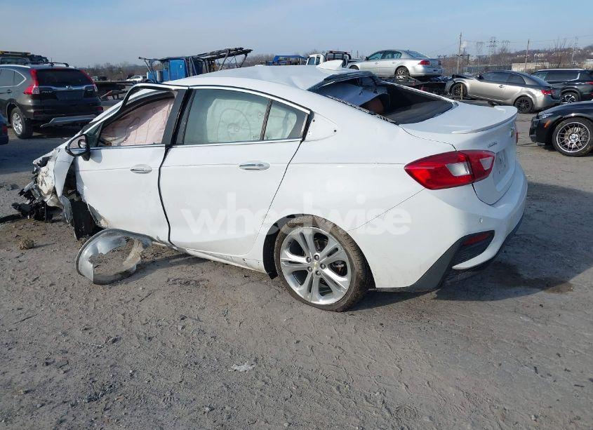 Photo 3 of 2018 Chevrolet Cruze PREMIER AUTO (VIN 1G1BF5SM1J7129273)
