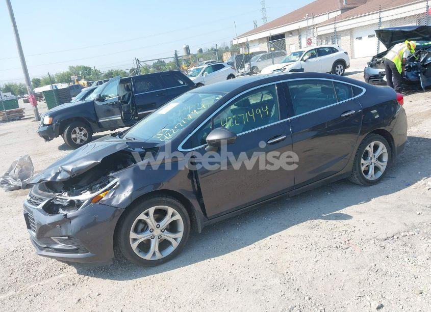Photo 2 of 2017 Chevrolet Cruze PREMIER AUTO (VIN 1G1BF5SM2H7101069)