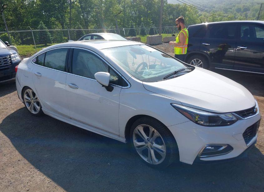 2018 Chevrolet Cruze PREMIER AUTO (VIN 1G1BF5SM2J7108383) main photo