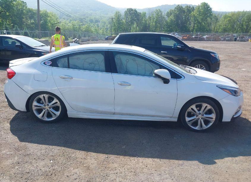 Photo 13 of 2018 Chevrolet Cruze PREMIER AUTO (VIN 1G1BF5SM2J7108383)