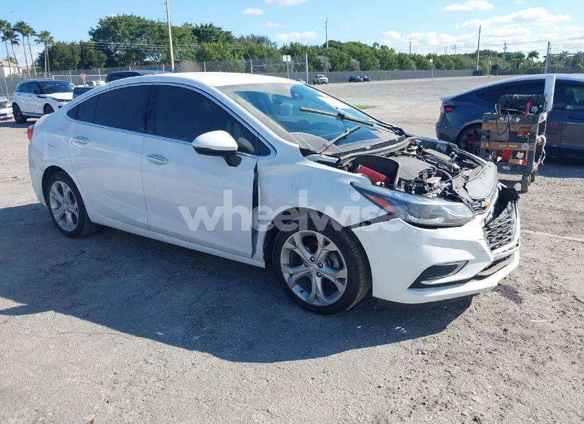 2018 Chevrolet Cruze PREMIER AUTO (VIN 1G1BF5SM3J7139027) main photo