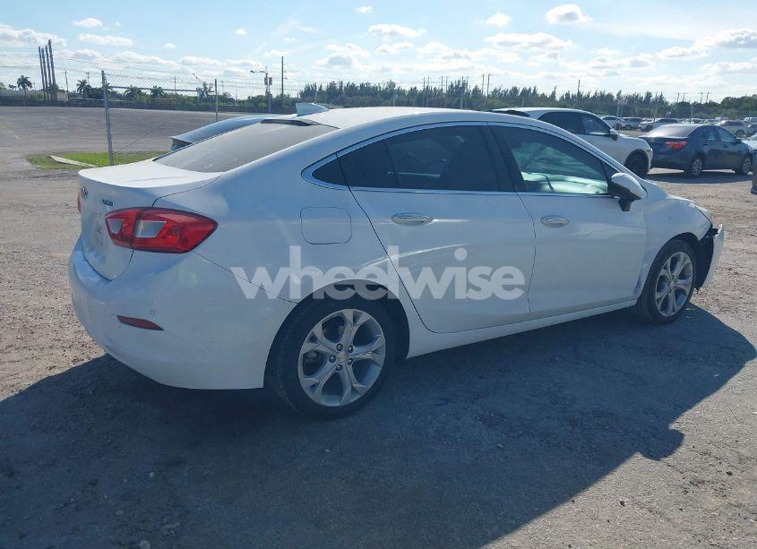 Photo 4 of 2018 Chevrolet Cruze PREMIER AUTO (VIN 1G1BF5SM3J7139027)