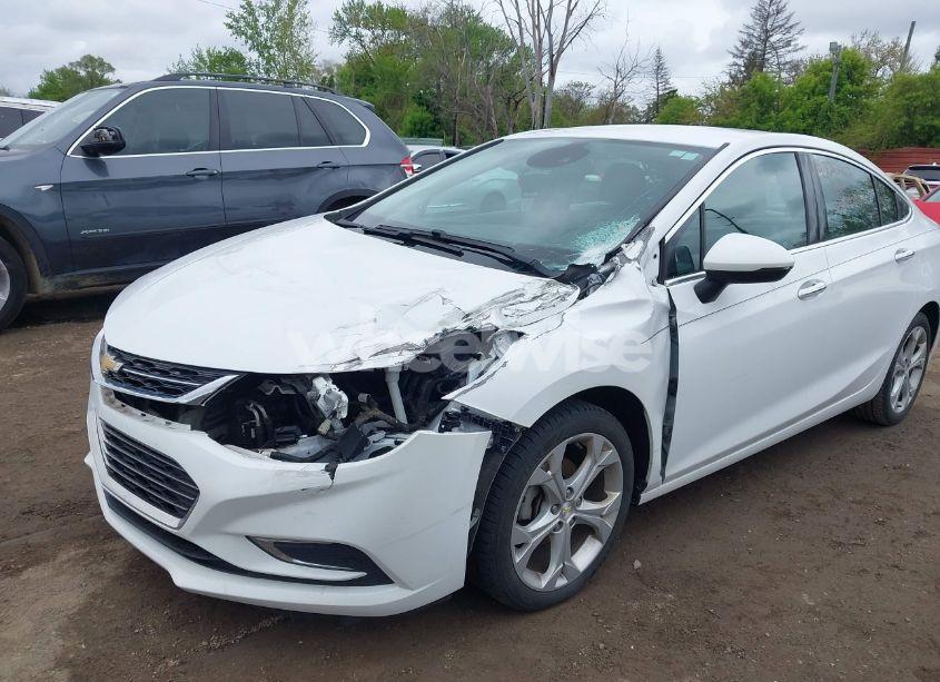 Photo 2 of 2018 Chevrolet Cruze PREMIER AUTO (VIN 1G1BF5SM4J7106098)
