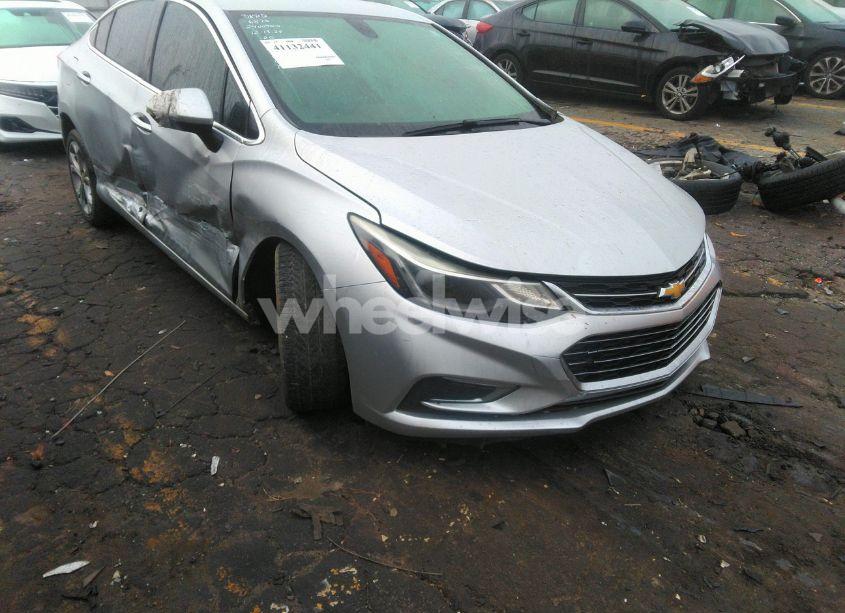 2018 Chevrolet Cruze PREMIER AUTO (VIN 1G1BF5SM6J7166870) main photo