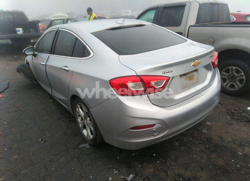 Photo 3 of 2018 Chevrolet Cruze PREMIER AUTO (VIN 1G1BF5SM6J7166870)