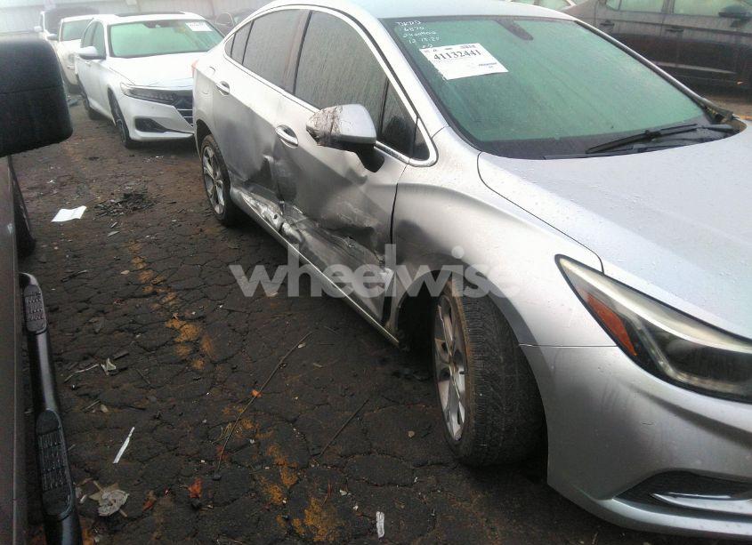 Photo 6 of 2018 Chevrolet Cruze PREMIER AUTO (VIN 1G1BF5SM6J7166870)
