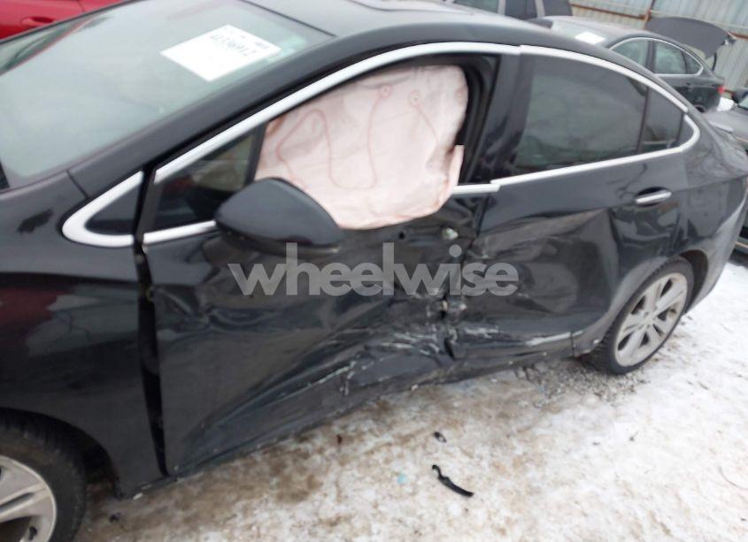 Photo 6 of 2018 Chevrolet Cruze PREMIER AUTO (VIN 1G1BF5SM8J7143686)