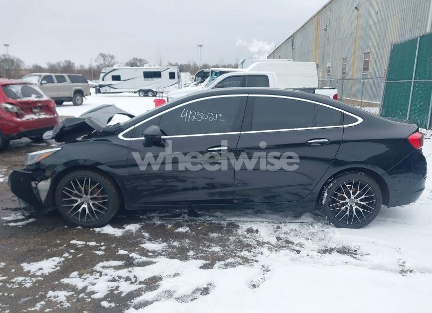 Photo 14 of 2018 Chevrolet Cruze PREMIER AUTO (VIN 1G1BF5SM8J7152002)