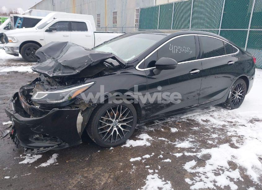 Photo 2 of 2018 Chevrolet Cruze PREMIER AUTO (VIN 1G1BF5SM8J7152002)