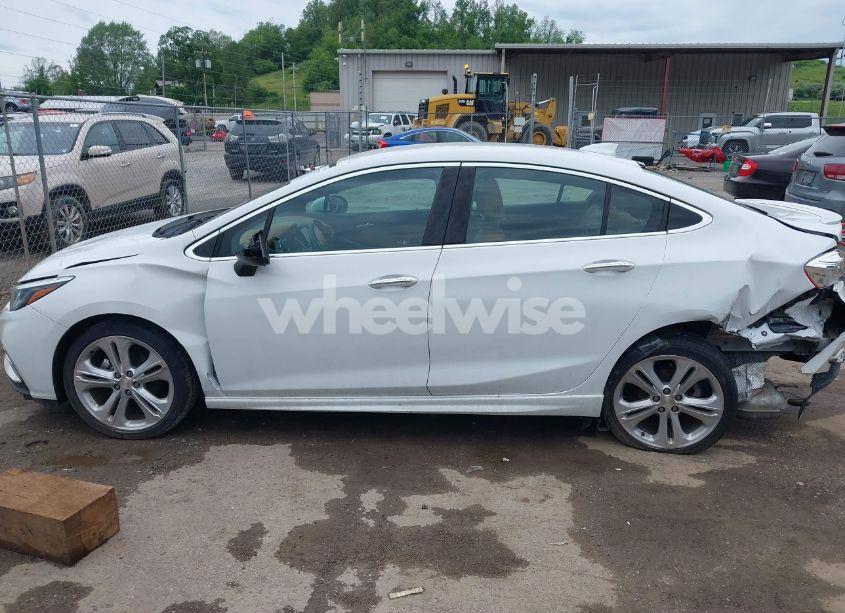 Photo 15 of 2017 Chevrolet Cruze PREMIER AUTO (VIN 1G1BF5SMXH7118654)