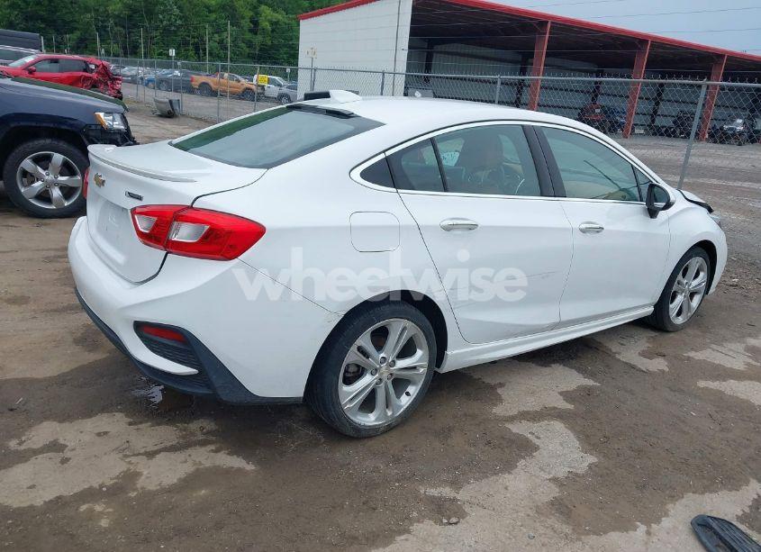 Photo 4 of 2017 Chevrolet Cruze PREMIER AUTO (VIN 1G1BF5SMXH7118654)