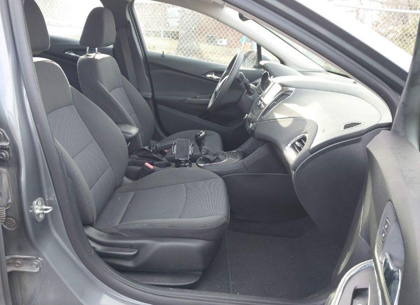 Photo 5 of 2018 Chevrolet Cruze LT MANUAL (VIN 1G1BG5SEXJ7186965)