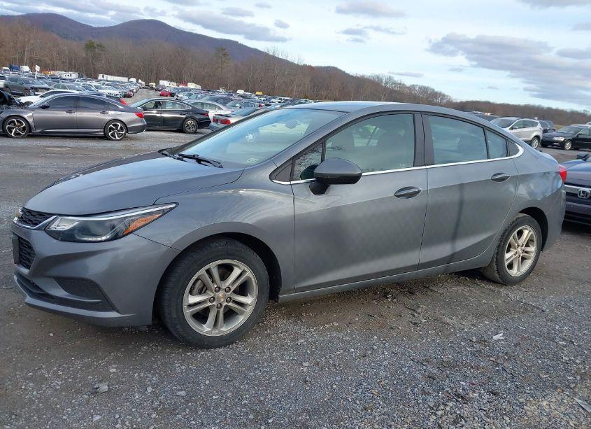 Photo 6 of 2018 Chevrolet Cruze LT MANUAL (VIN 1G1BG5SEXJ7186965)