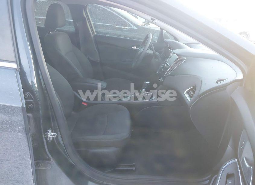 Photo 5 of 2017 Chevrolet Cruze LT AUTO (VIN 1G1BH5SE7H7255828)