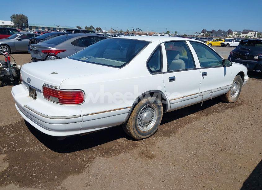 Photo 4 of 1996 Chevrolet Caprice / IMPALA CLASSIC SS (VIN 1G1BL52P3TR154573)
