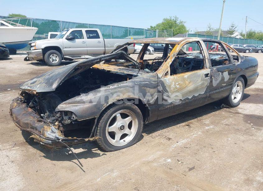 Photo 2 of 1995 Chevrolet Caprice / IMPALA CLASSIC SS (VIN 1G1BL52P5SR119094)