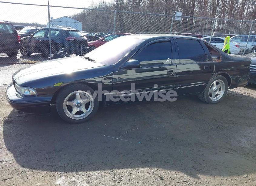 Photo 2 of 1995 Chevrolet Caprice / IMPALA CLASSIC SS (VIN 1G1BL52P8SR164370)